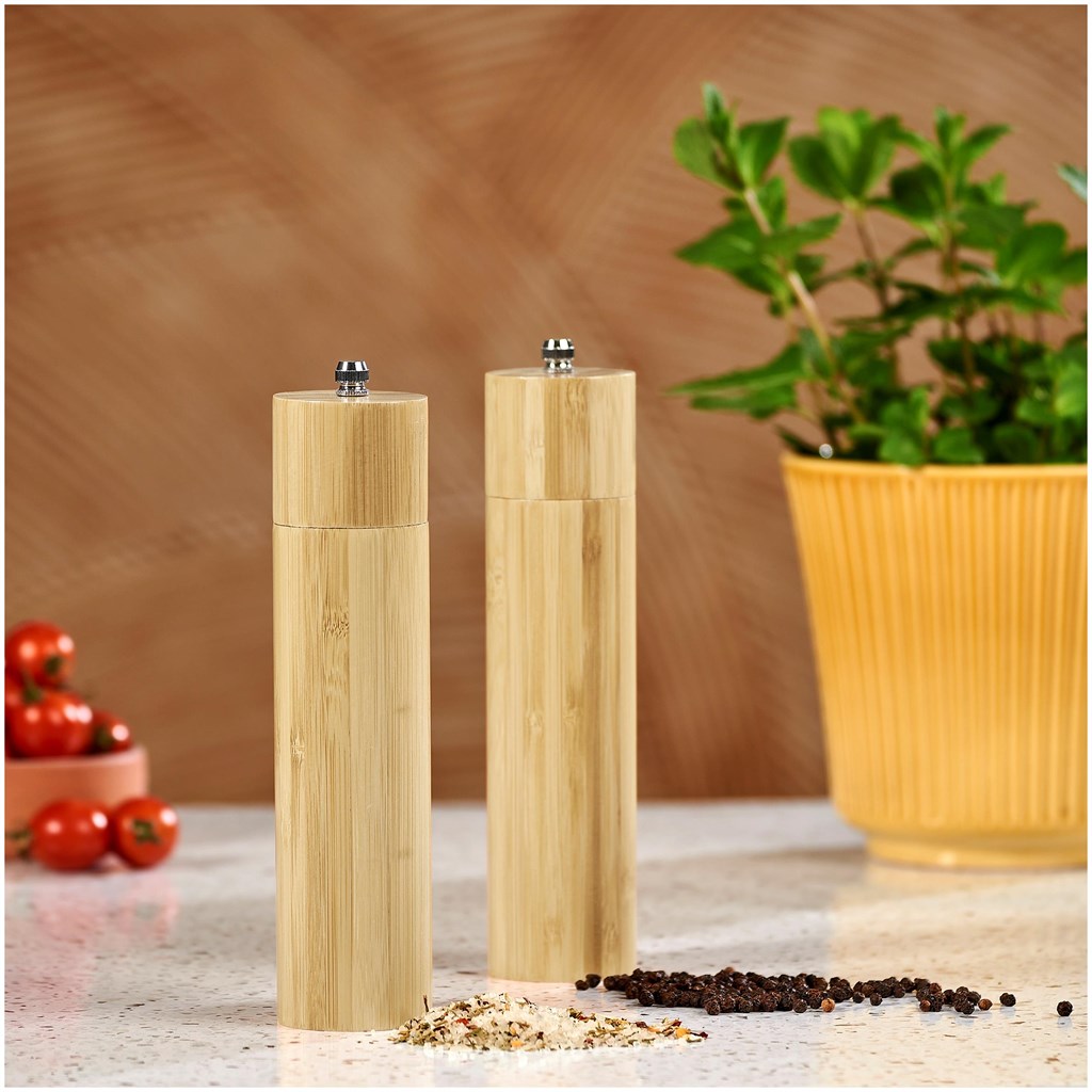 Okiyo Shioki Bamboo Salt or Pepper Mill - Image 10